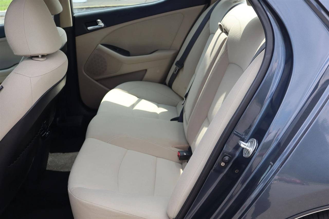 Kia Optima Hybrid LX 2015
