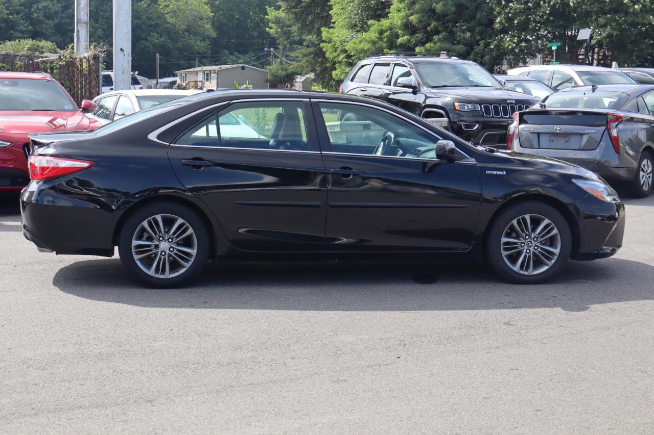 Toyota Camry Hybrid SE 2015