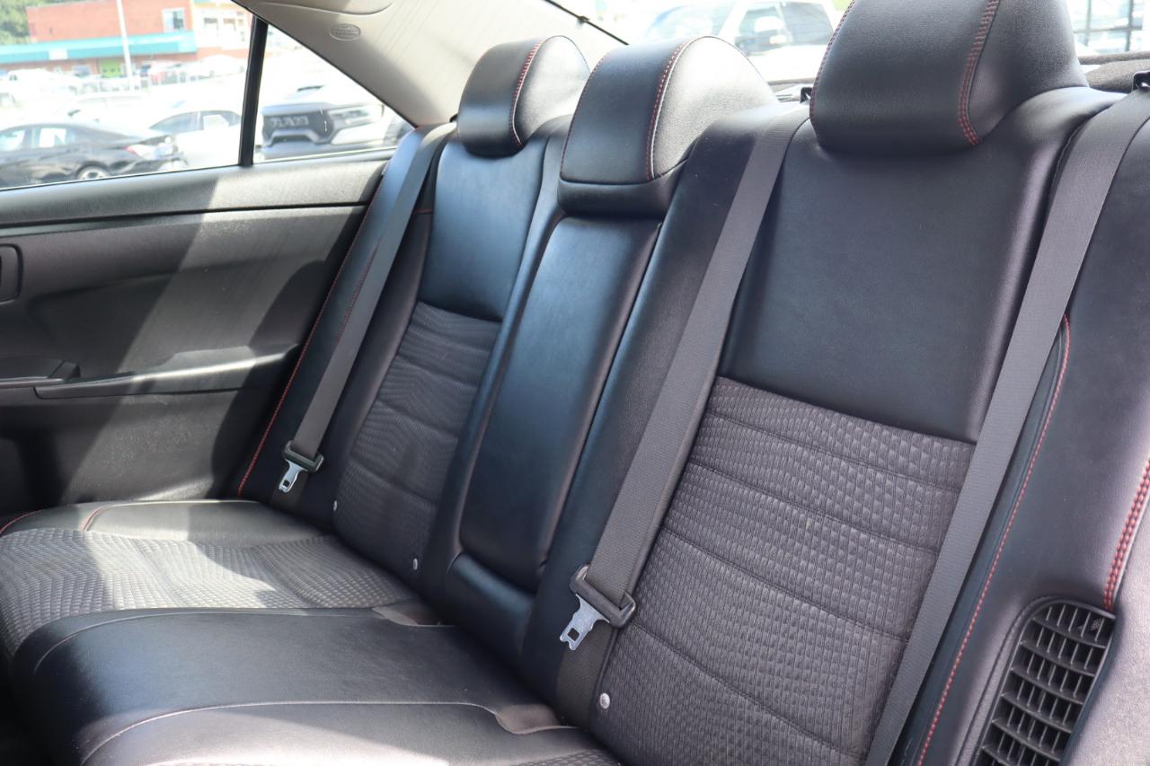Toyota Camry Hybrid SE 2015
