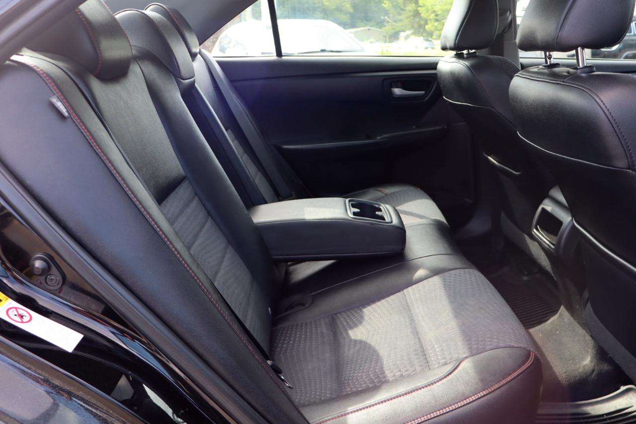 Toyota Camry Hybrid SE 2015