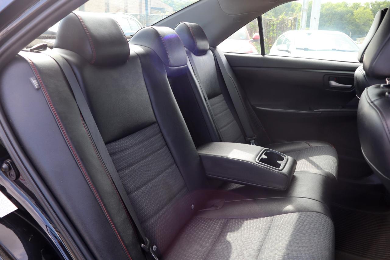 Toyota Camry Hybrid SE 2015