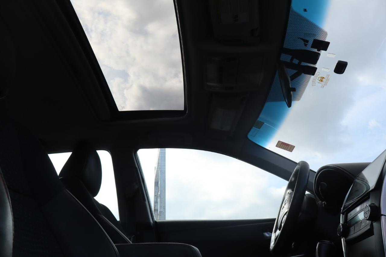 Toyota Camry Hybrid SE 2015