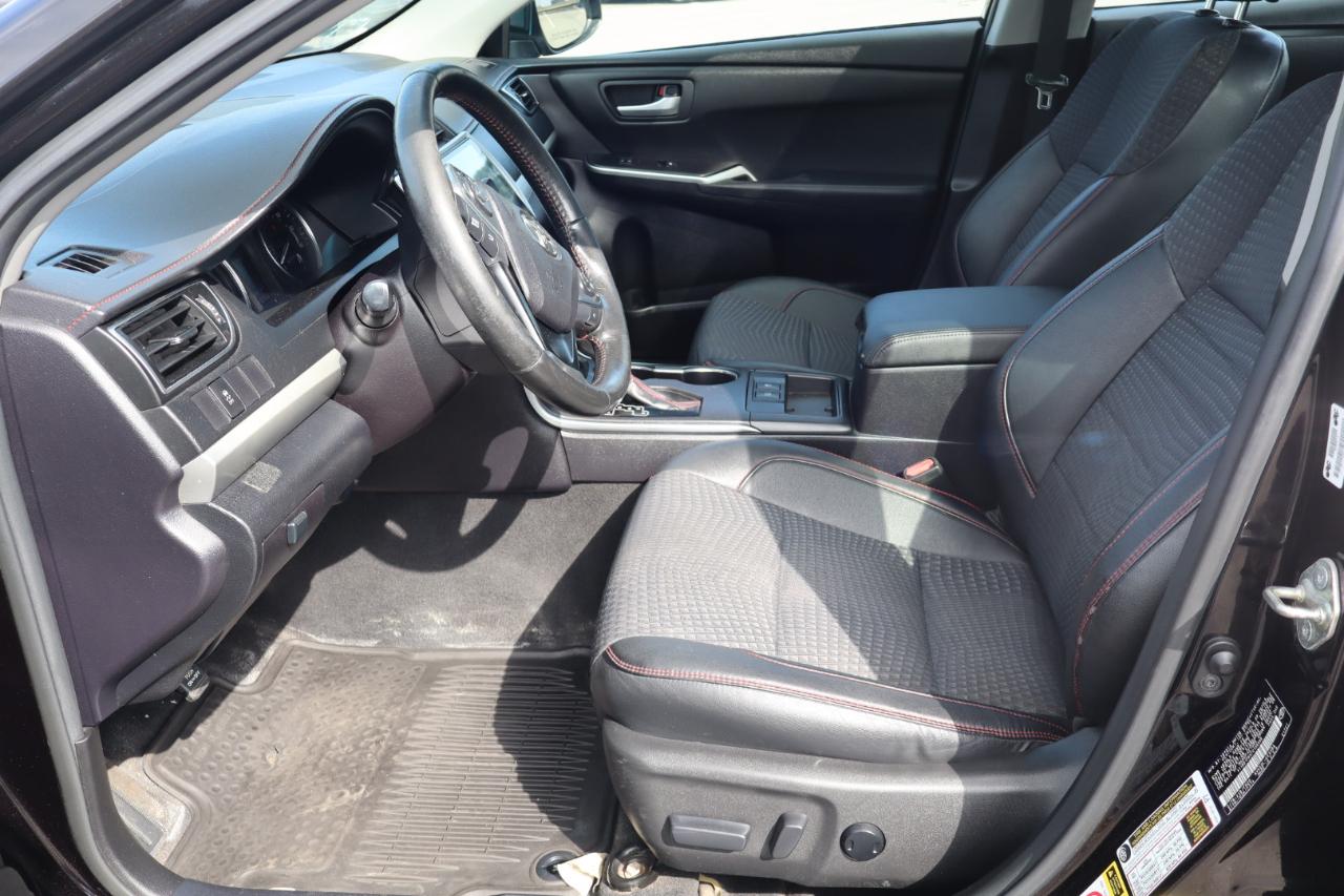 Toyota Camry Hybrid SE 2015