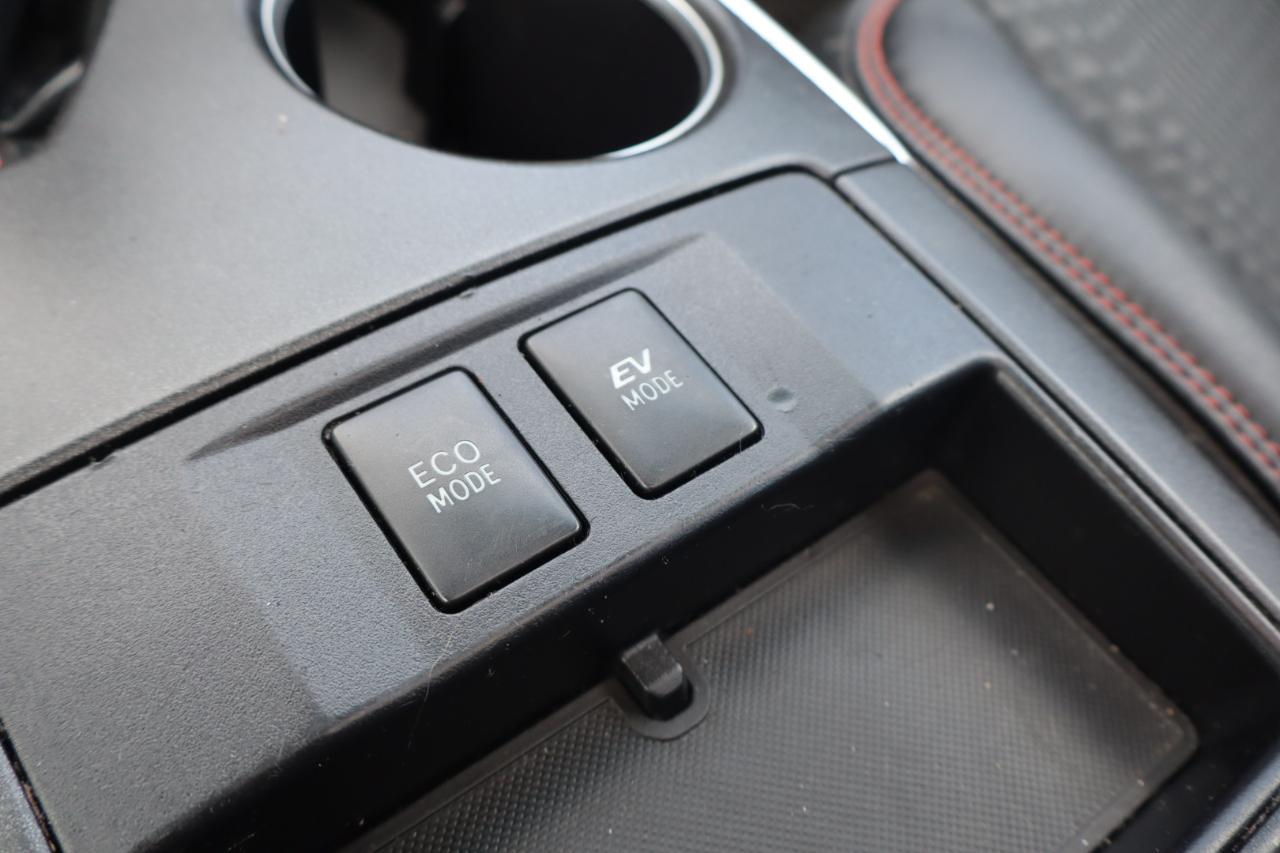 Toyota Camry Hybrid SE 2015