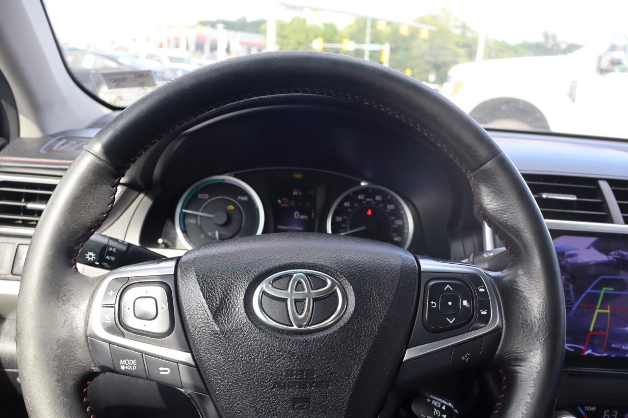Toyota Camry Hybrid SE 2015