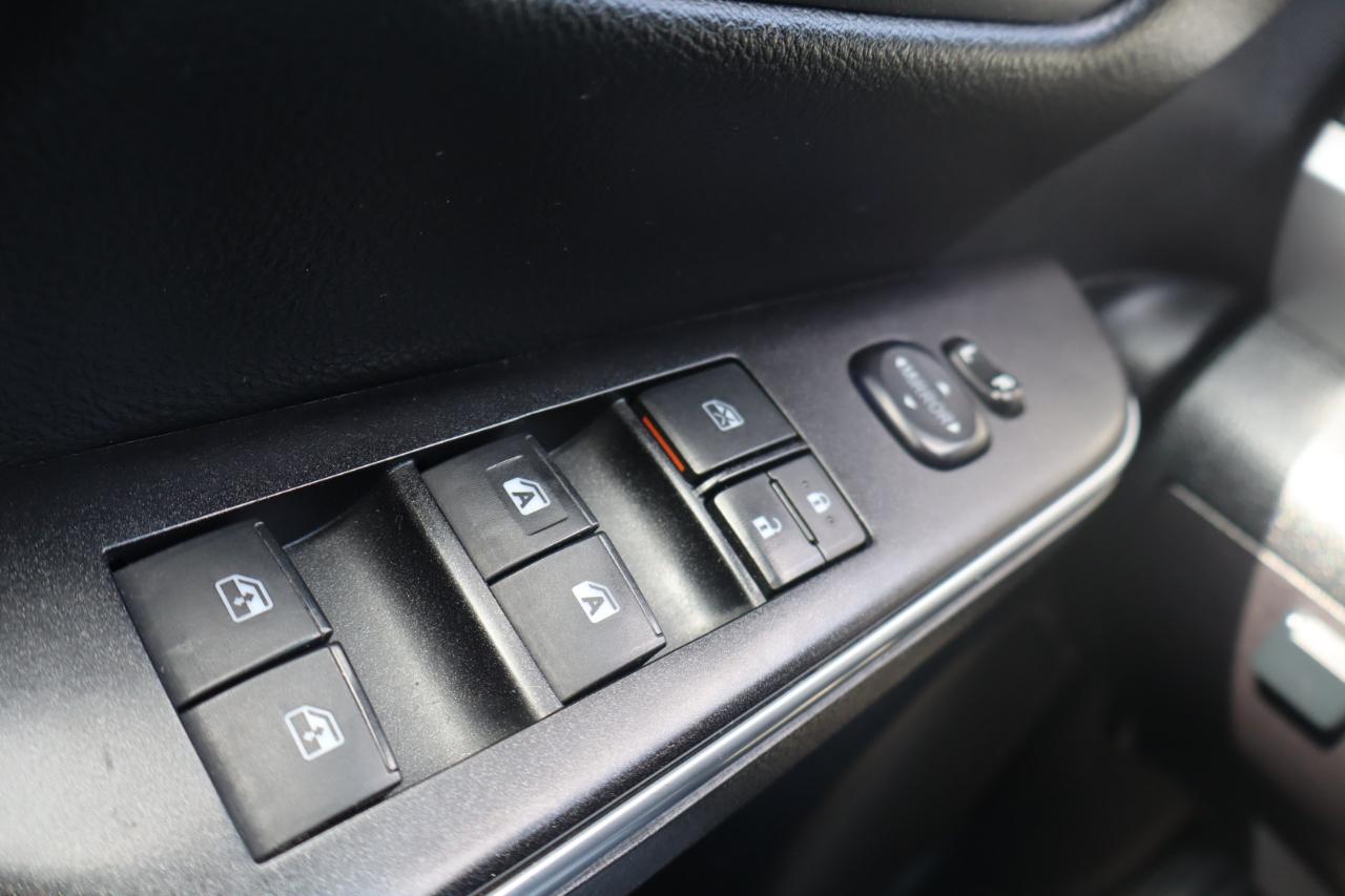 Toyota Camry Hybrid SE 2015