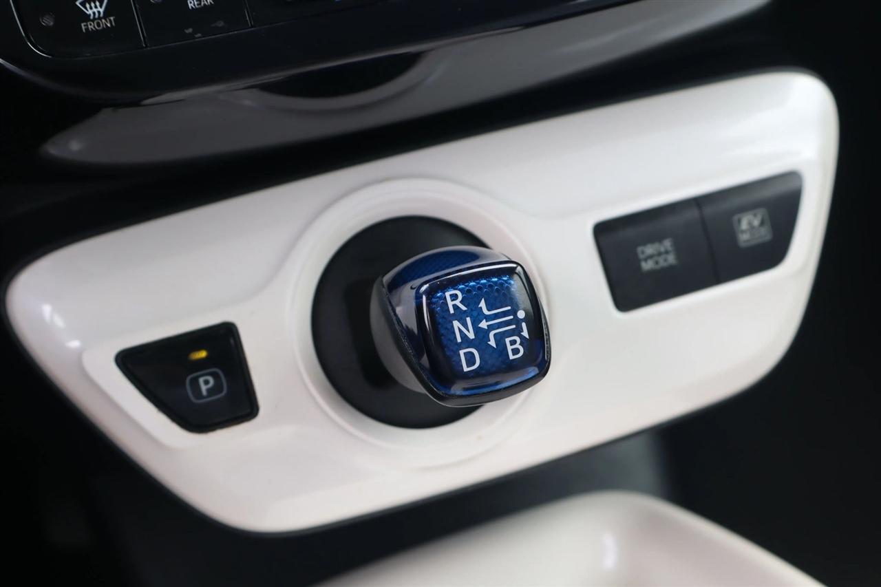 Toyota Prius Two Eco 2017