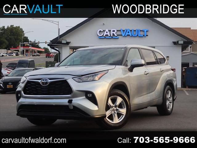 Silver 2025 Toyota Highlander SUV / Crossover Front-Wheel Drive 8-Speed Automatic