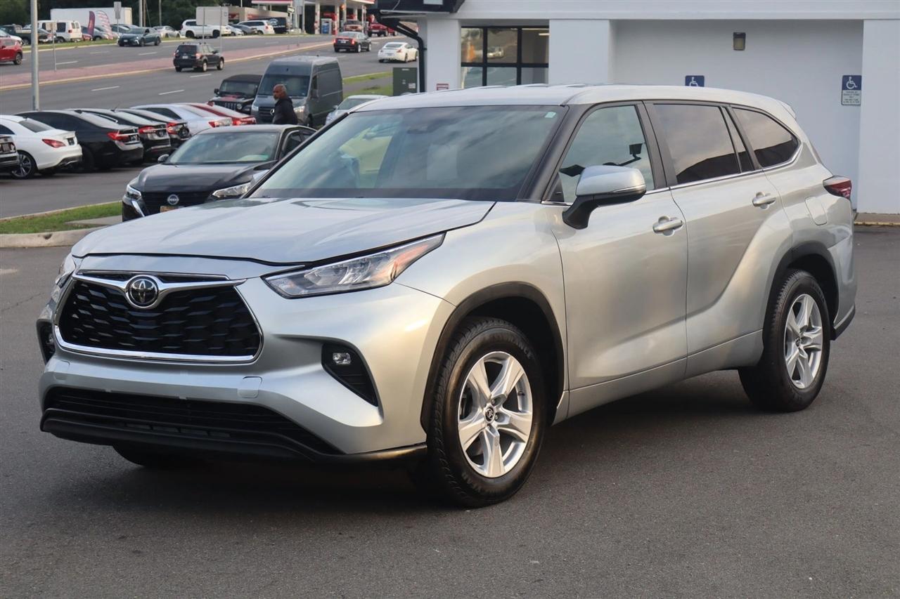 Toyota Highlander LE 4D SUV FWD 2025