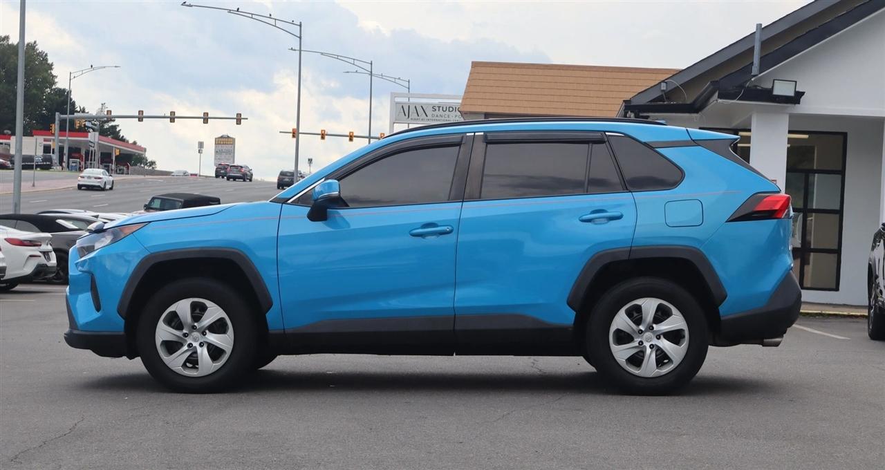 Toyota RAV4 LE 2020
