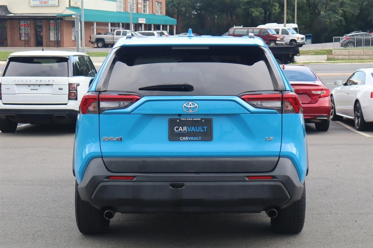 Toyota RAV4 LE 2020