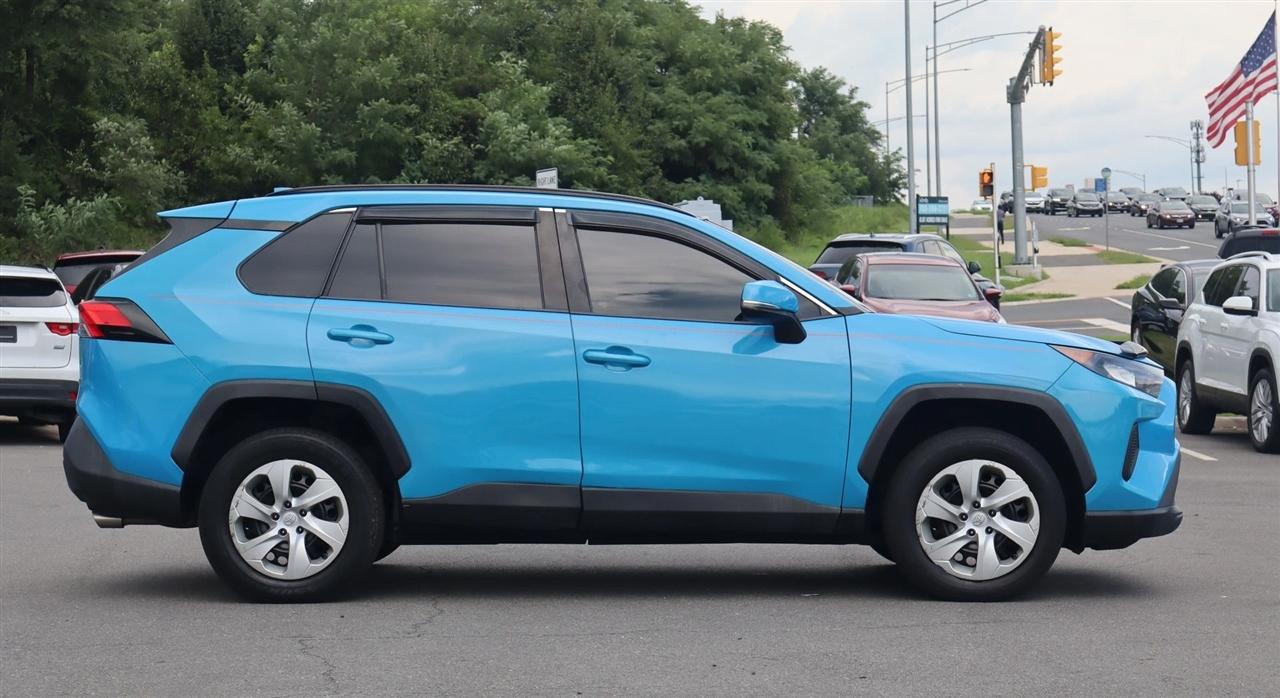 Toyota RAV4 LE 2020