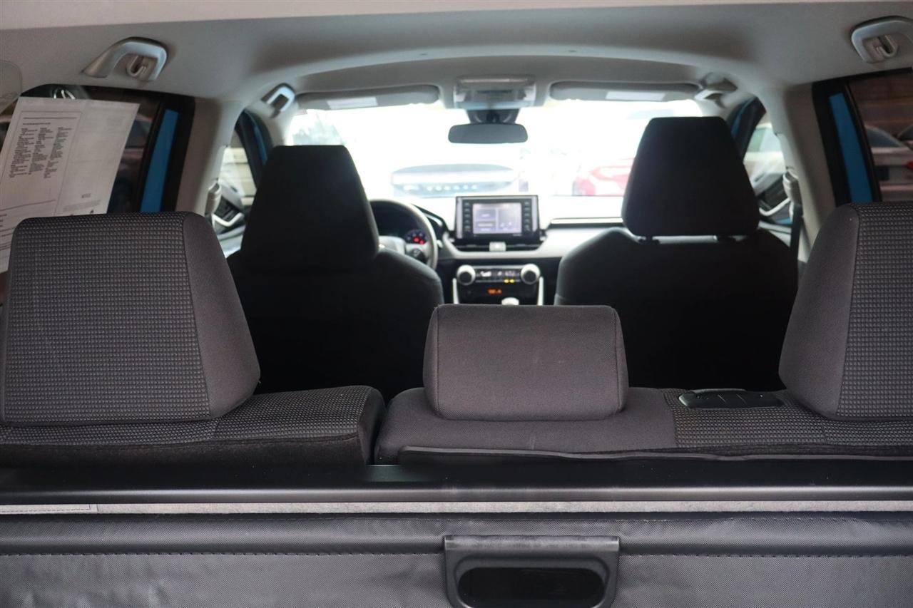 Toyota RAV4 LE 2020
