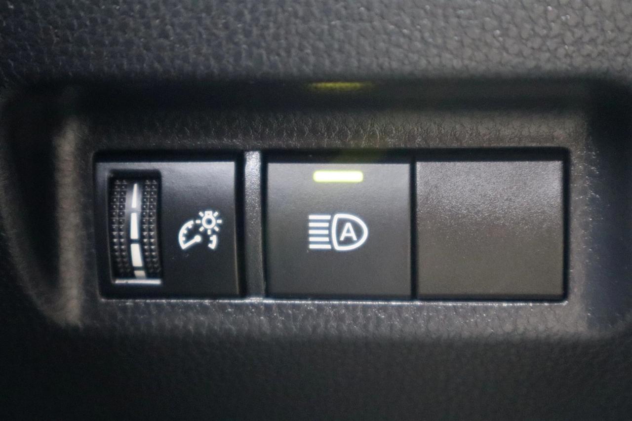 Toyota RAV4 LE 2020
