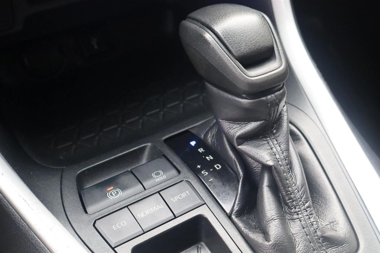 Toyota RAV4 LE 2020