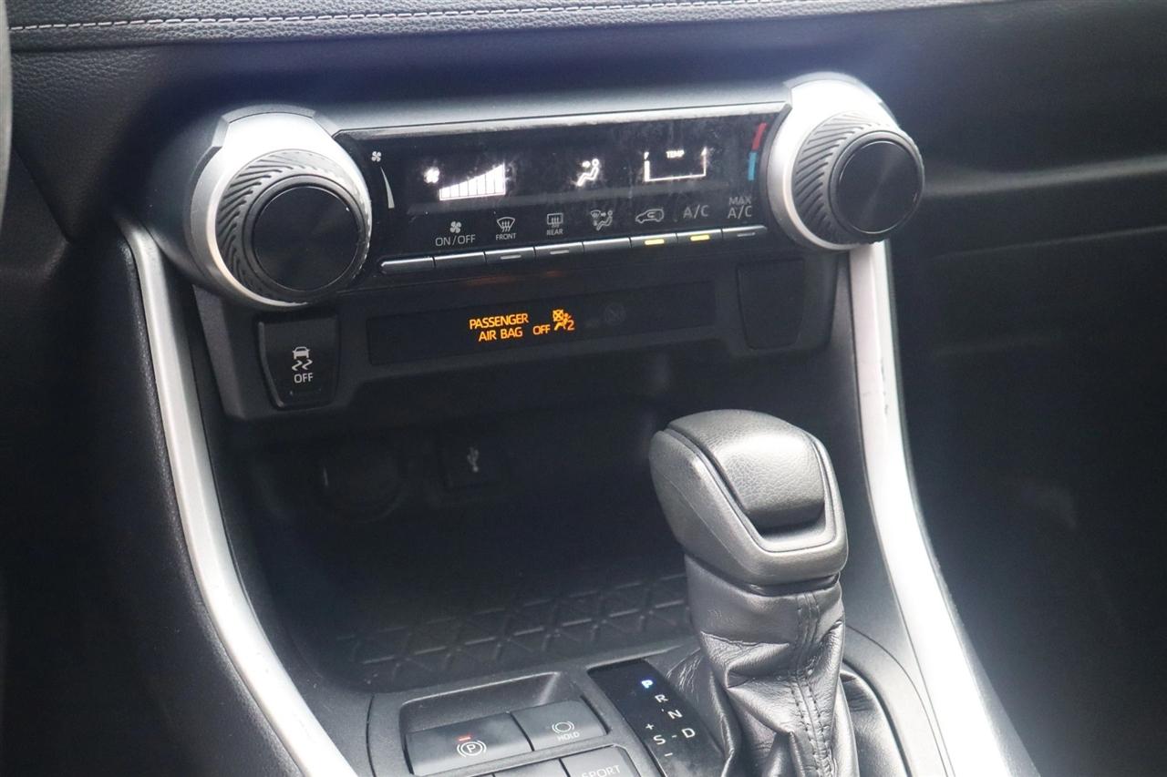 Toyota RAV4 LE 2020