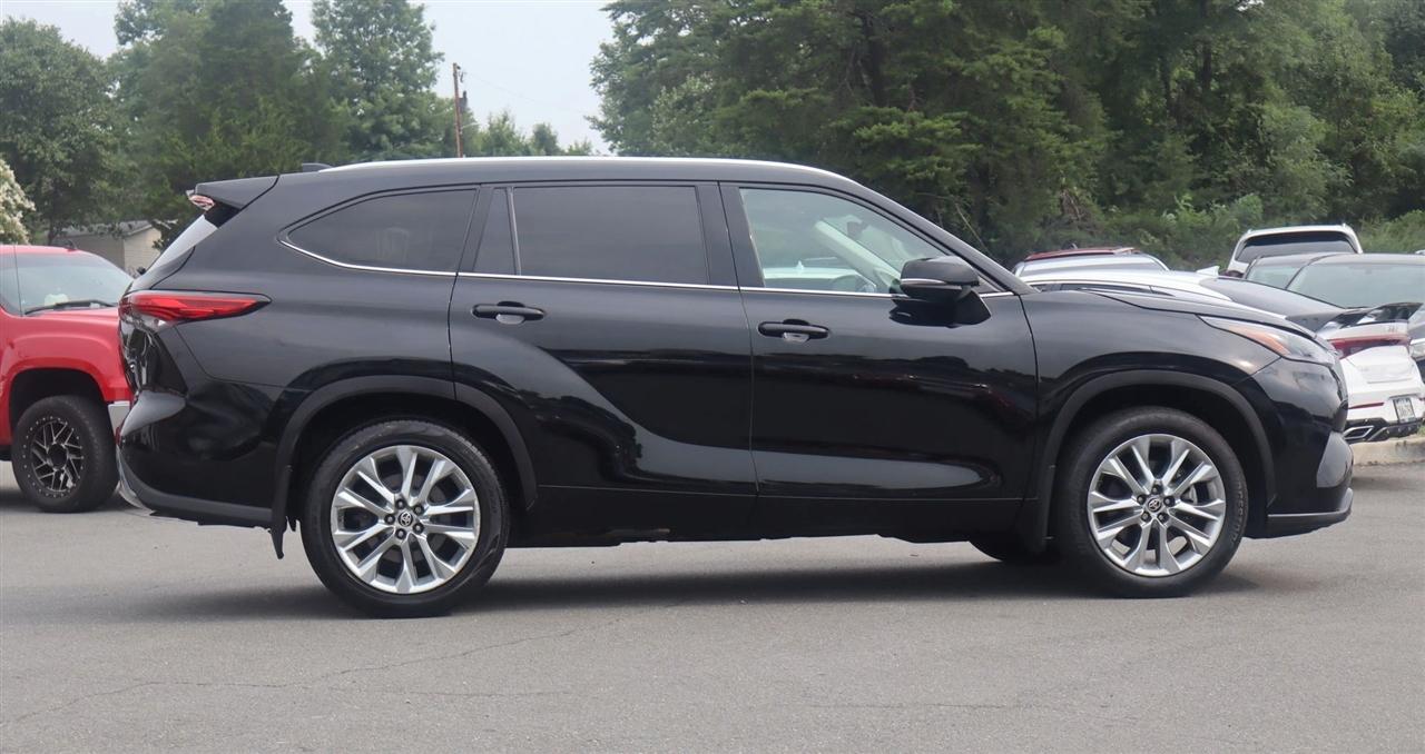 Toyota Highlander Limited AWD V6 2021