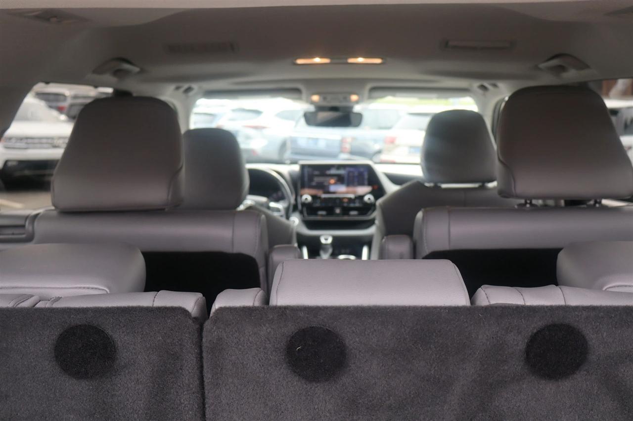 Toyota Highlander Limited AWD V6 2021