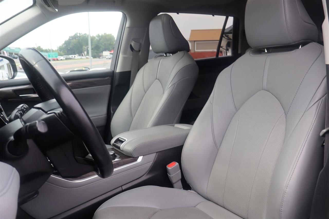 Toyota Highlander Limited AWD V6 2021