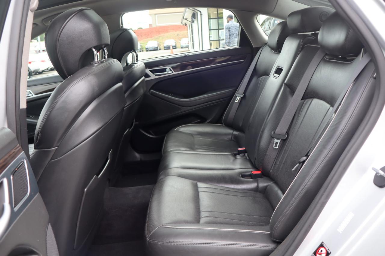 Hyundai Genesis 3.8L V6 4D Sedan AWD 2016