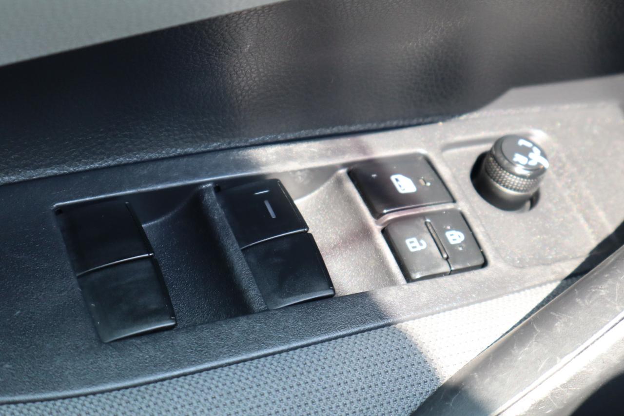 Toyota Corolla LE Hybrid 2021