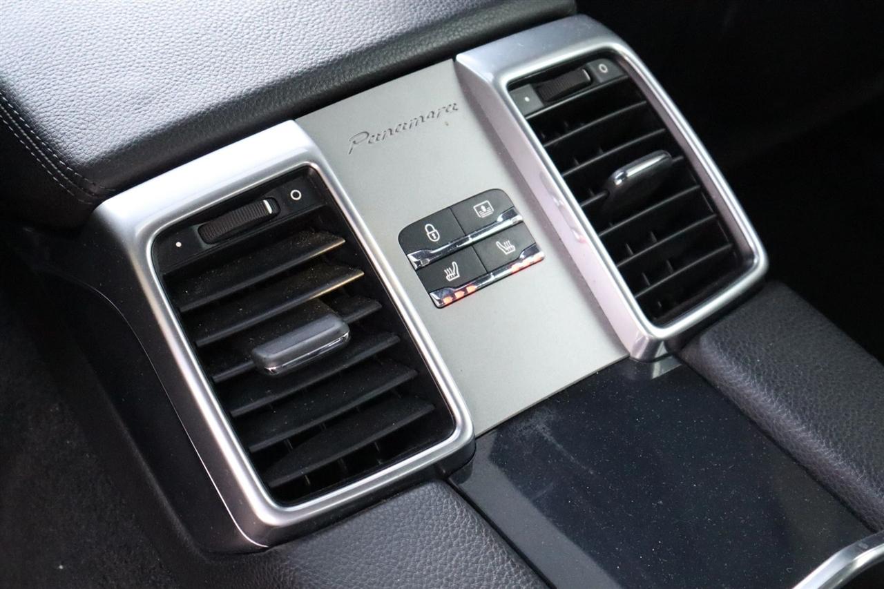 Porsche Panamera S 2012
