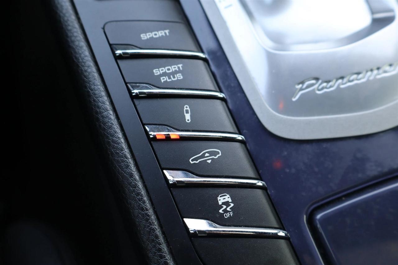 Porsche Panamera S 2012