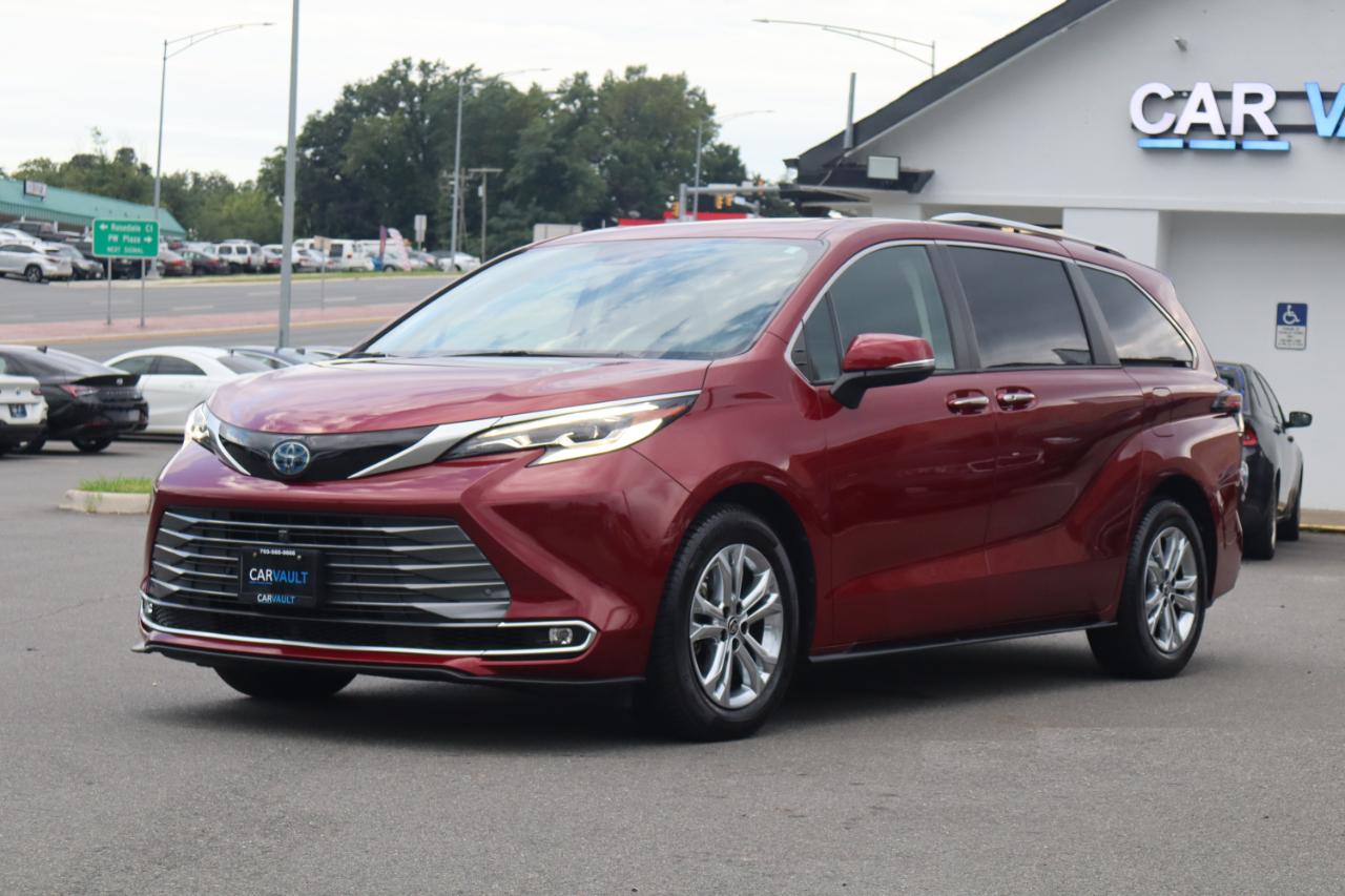 Toyota Sienna Platinum 7-Passenger AWD 2022