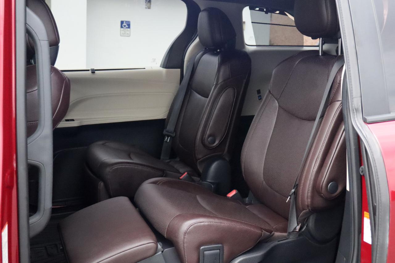 Toyota Sienna Platinum 7-Passenger AWD 2022