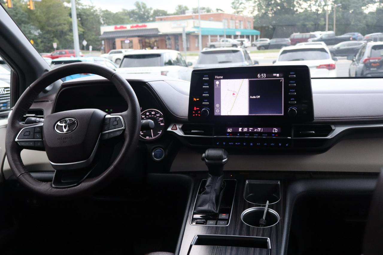 Toyota Sienna Platinum 7-Passenger AWD 2022