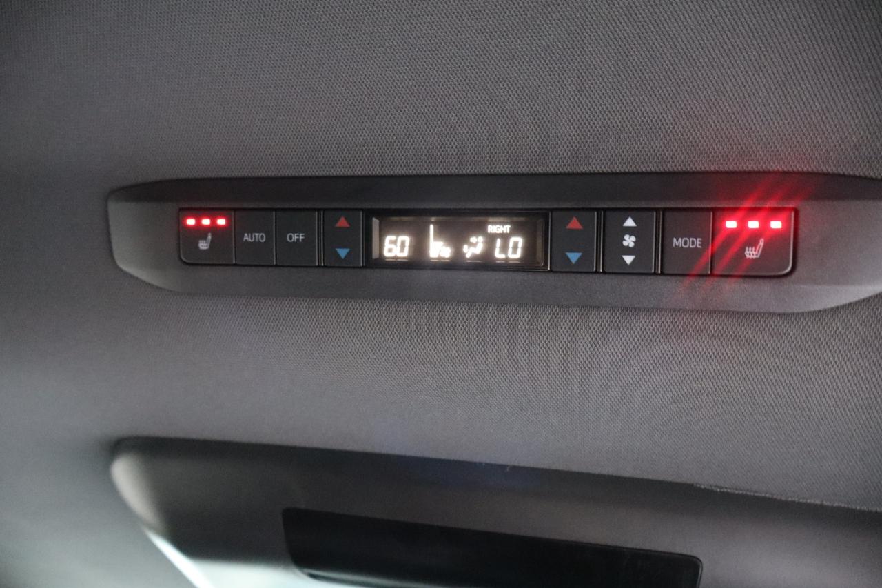 Toyota Sienna Platinum 7-Passenger AWD 2022