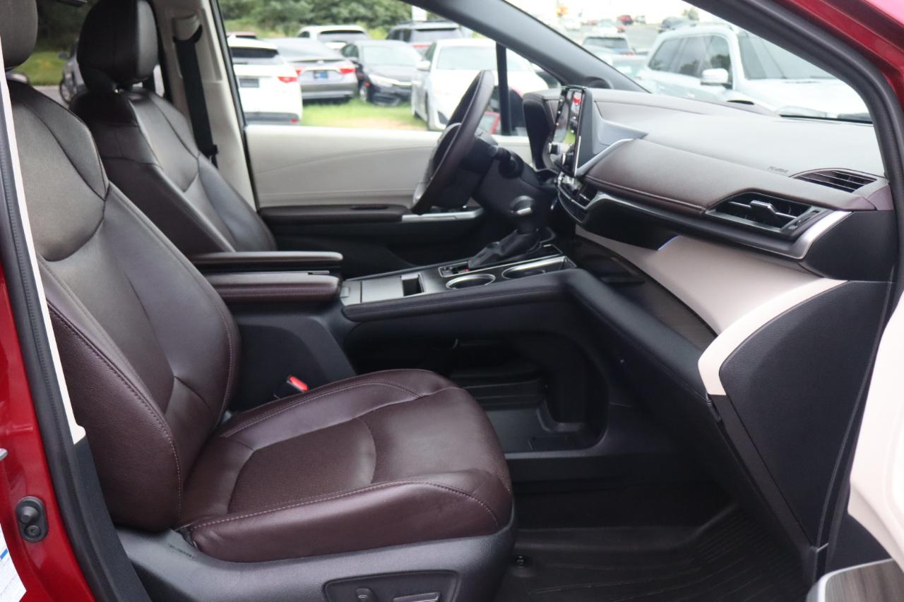 Toyota Sienna Platinum 7-Passenger AWD 2022