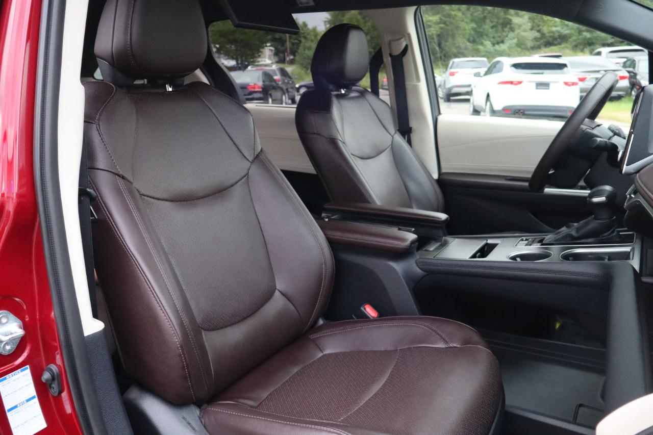 Toyota Sienna Platinum 7-Passenger AWD 2022