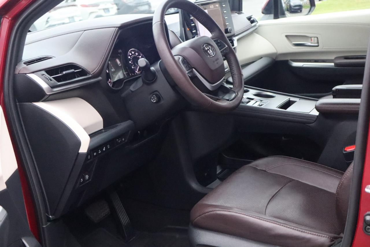 Toyota Sienna Platinum 7-Passenger AWD 2022