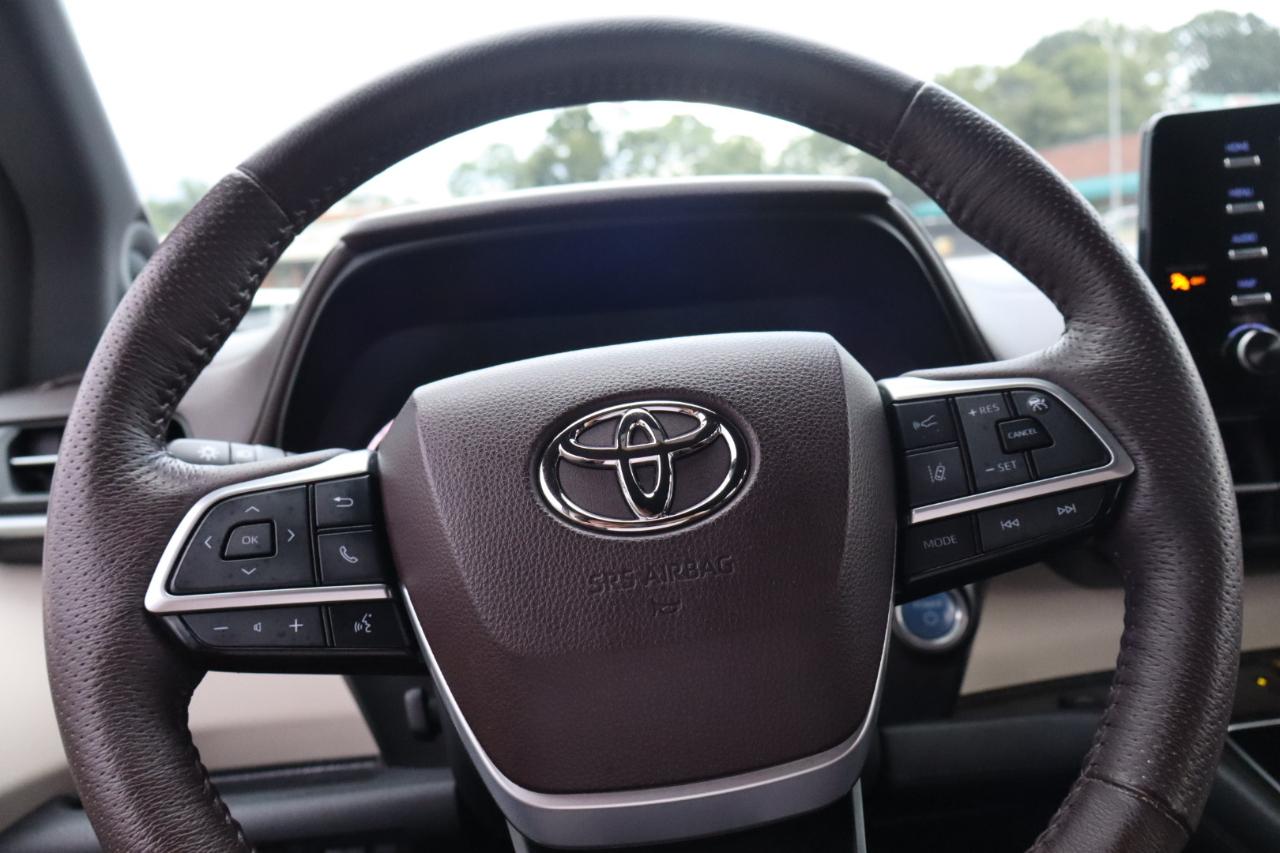 Toyota Sienna Platinum 7-Passenger AWD 2022