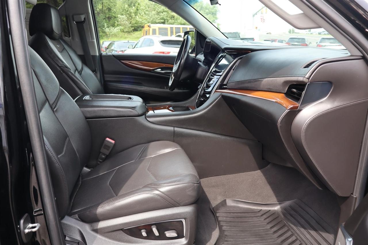 Cadillac Escalade ESV Luxury 4WD 2018