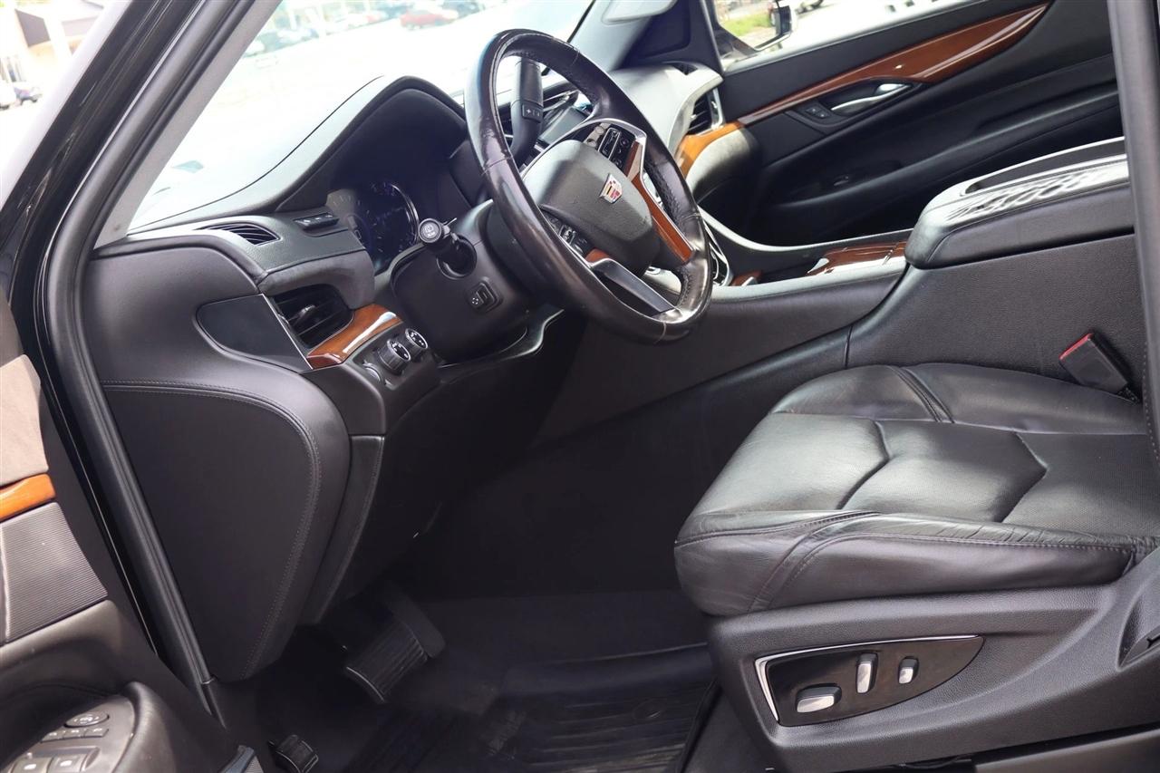 Cadillac Escalade ESV Luxury 4WD 2018