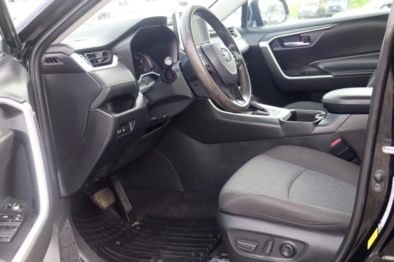 Toyota RAV4 XLE 2023