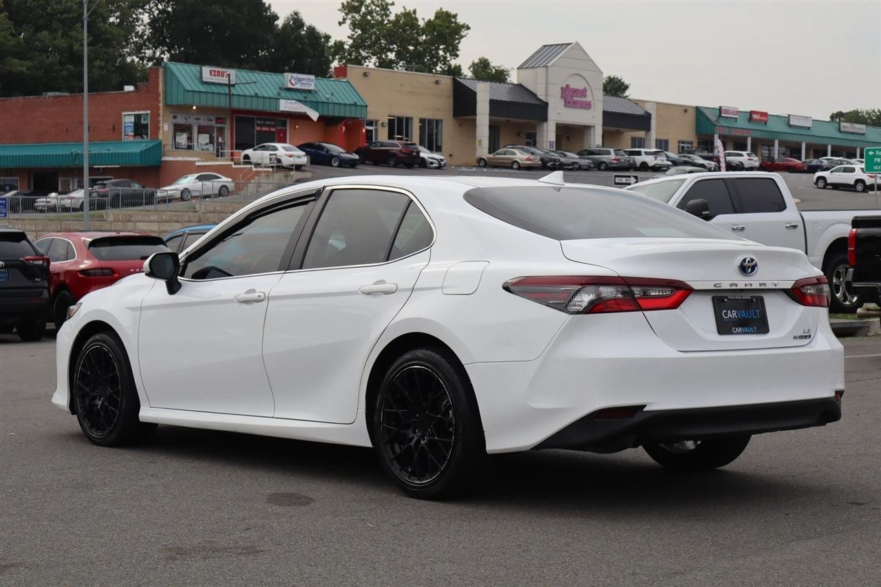 Toyota Camry Hybrid LE 2022