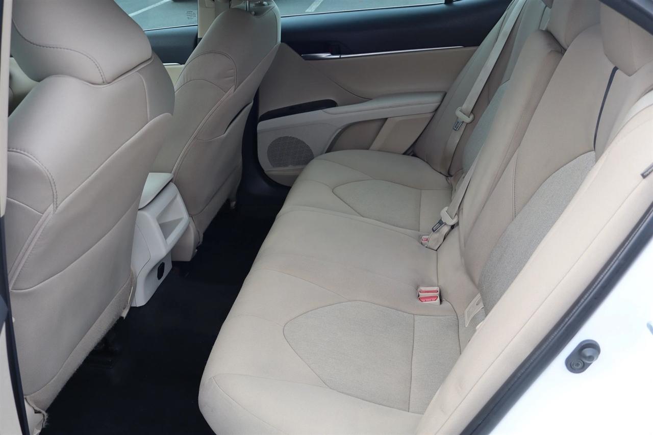 Toyota Camry Hybrid LE 2022
