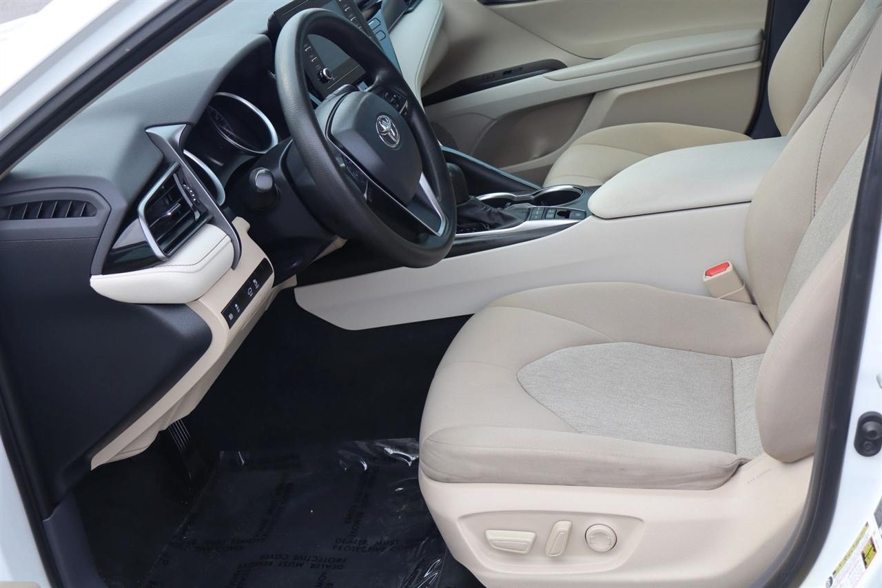 Toyota Camry Hybrid LE 2022