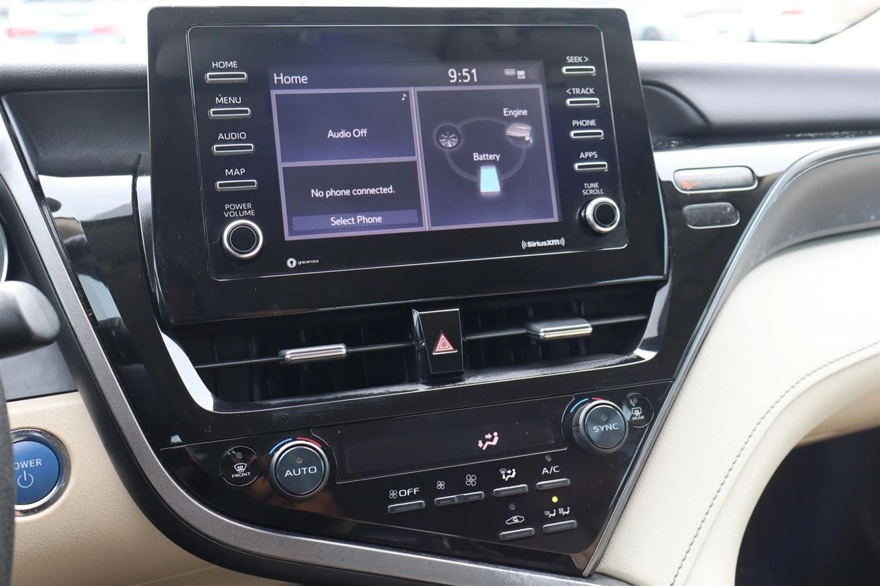 Toyota Camry Hybrid LE 2022