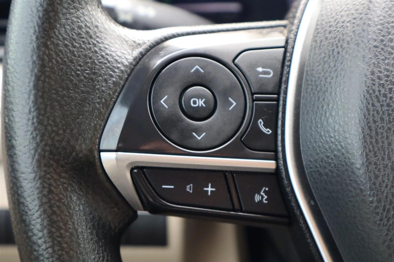Toyota Camry Hybrid LE 2022