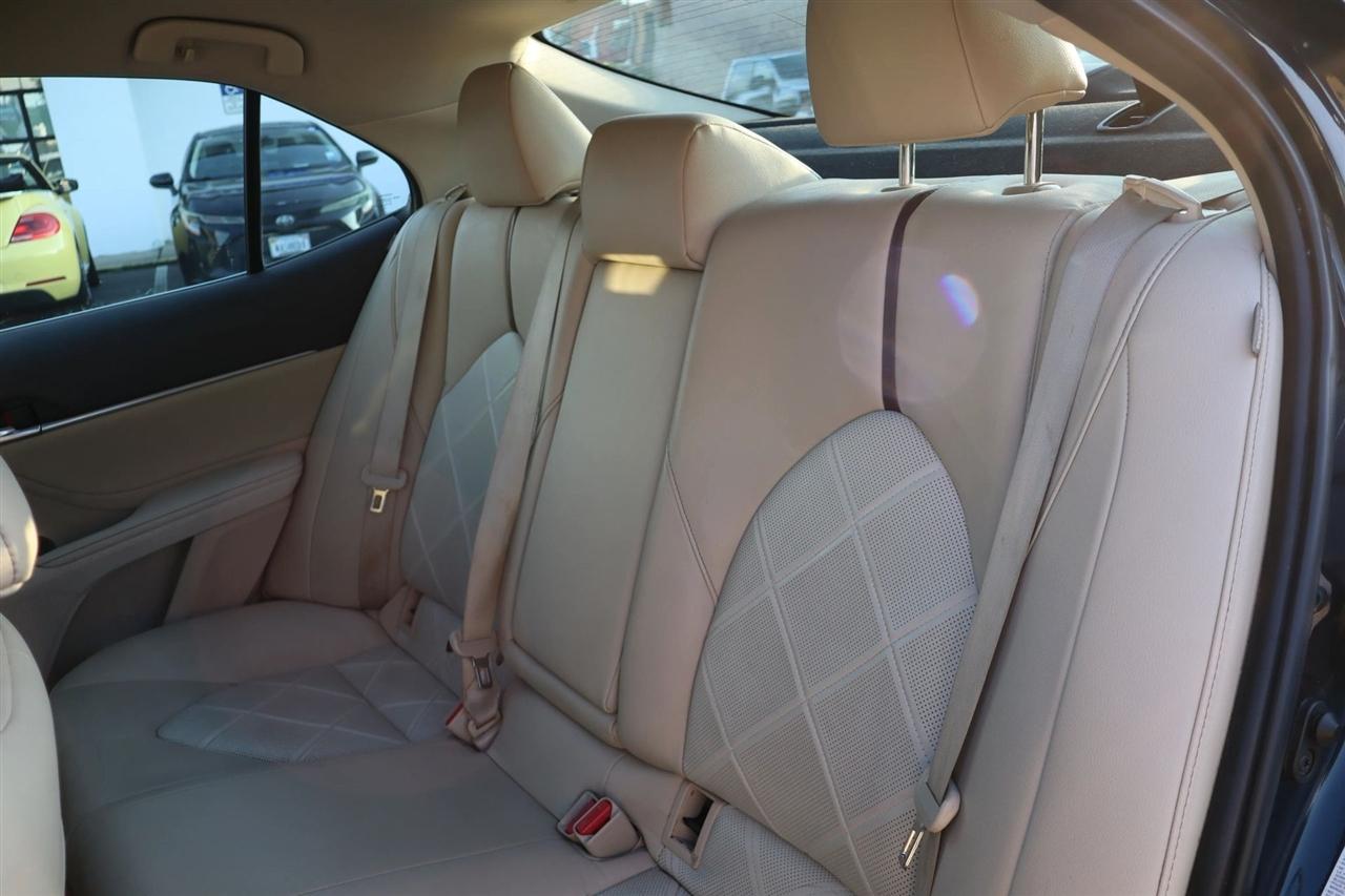 Toyota Camry XLE 4D Sedan 2018