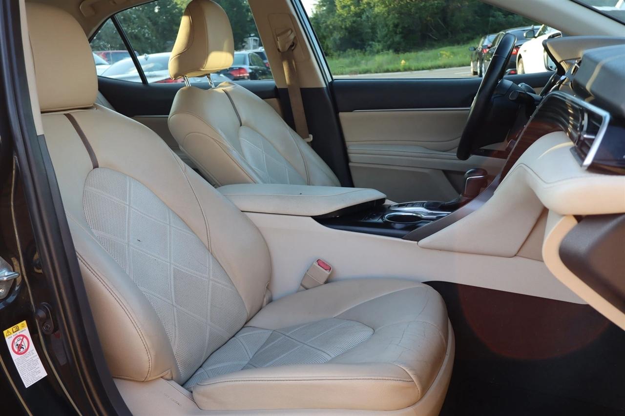 Toyota Camry XLE 4D Sedan 2018