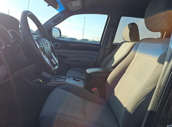 Toyota Tacoma PreRunner Double Cab V6 5AT 2WD 2015