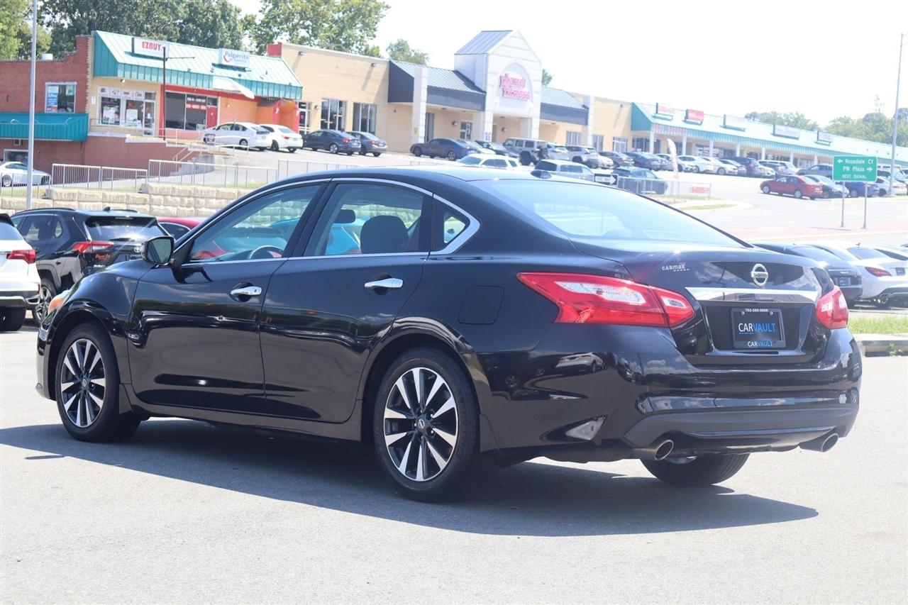 Nissan Altima 2.5 SV 2016
