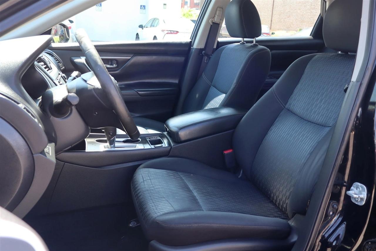 Nissan Altima 2.5 SV 2016