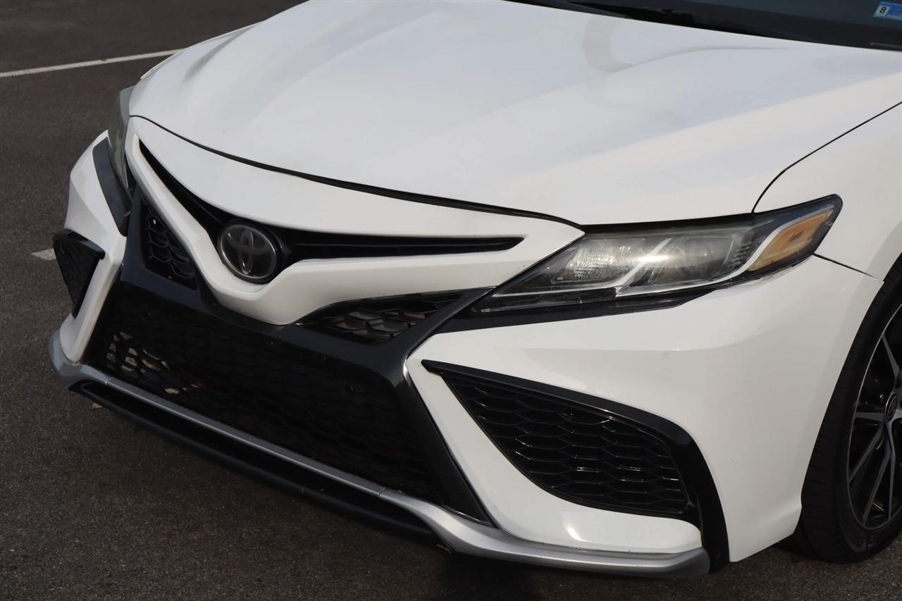 Toyota Camry SE 2022