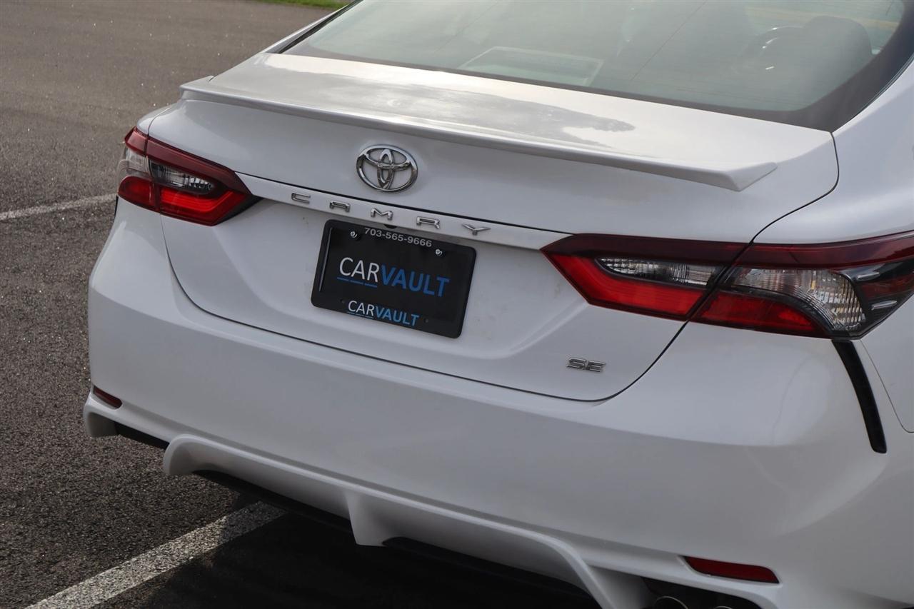 Toyota Camry SE 2022